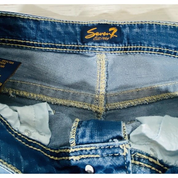 Seven7 Jean Shorts Womens Size 6 Denim Some Stretch 5.5” Inseam Embroidered - Picture 3 of 10